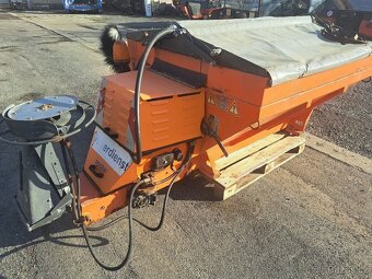 Komunální sypač EPOKE S2300H - 5