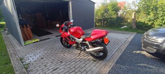 Honda VTR 1000F - 5