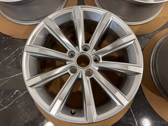 original Vw Passat B8 r17 5x112 London 3G0601025D - 5