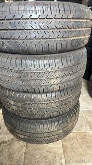 215/65 R16C 104/102T - 5