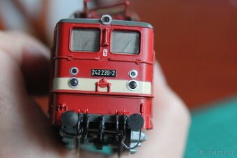 H0 PIKO BR 242 DR - 5