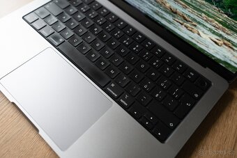 Macbook Pro M1 - 14"/ 16GB RAM / 1Tb SSD - 5