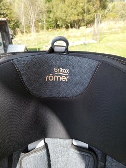 Britax Römer TRIFIX² i-SIZE – dětská autosedačka - 5