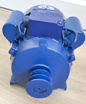 1fázový elektromotor s řemenicí 220V 1,5kW 1500ot. - 5