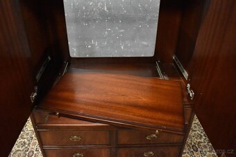 Televizní komoda - 5