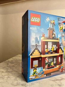 LEGO City 60271 Hlavní náměstí - 5