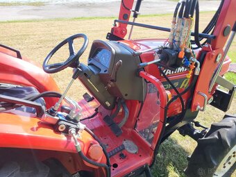 YANMAR AF310F s čelním nakladačem - 5
