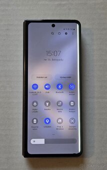 Samsung Galaxy Z Fold 4 poškozený - 5