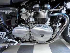 Triumph Thruxton 900 - 5