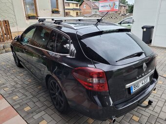 Renault Laguna III 2.0dCi 131kW 4Control - 5