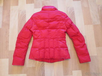Dámská červená péřová bunda zn. U.C. of Benetton - 5