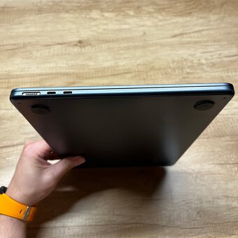 MacBook Air 13" 2022 M2 / 8GB / 516GB / Midnight - 5