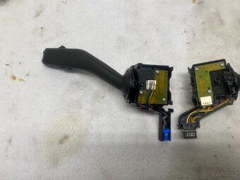 ŠKODA OCTAVIA 2 2004-2013 - PÁČKY POD VOLANT S TEMPOMATEM - 5