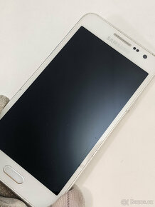 Samsung Galaxy A3 1/16gb white. - 5