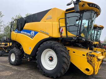 New Holland CR 8.90 - 5