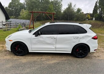 Porsche Cayenne GTS - 5