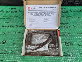 ozdobný dekor výdechů palubní desky Citroen C5 942547 , 9425 - 5