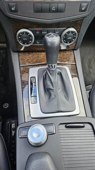 Mercedes Benz W204 C300 V6 - 5
