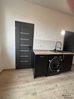 Pronájem bytu 2+1, 68 m² – po kompletní rekonstrukci, centru - 5