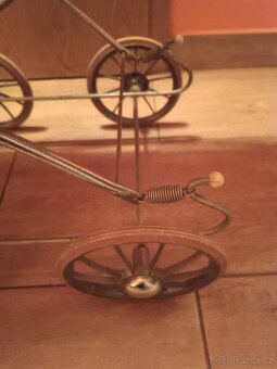 Retro kočárek pro panenky - 5