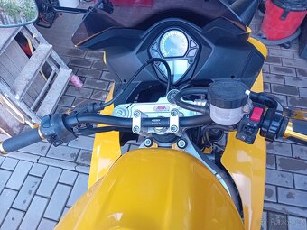 Suzuki SV650S - 5