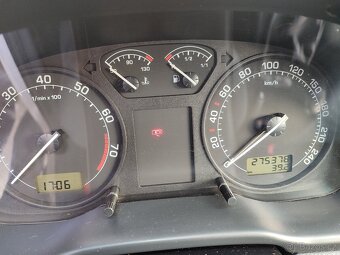 Škoda Octavia kombi 2.0i - 5