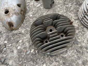 Motor jawa 250/559 Panelka rozebraný - 5
