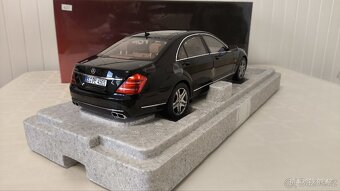 Model Mercedes-Benz S600L W221 1:18 Motorhelix - 5