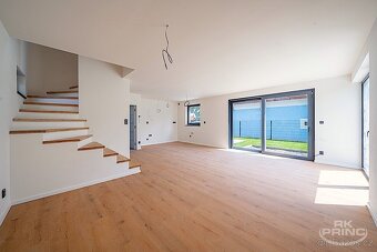 Prodej rodinný dům 4+kk, na pozemku 248 m2, Chrášťany, Český - 5