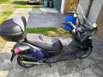 Prodám skútr Aprilia Atlantic 500, 2006, nová STK do 5/2029 - 5