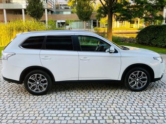 Mitsubishi Outlander 2.2D 4x4 AUT KAM VÝHŘEV TAŽNÉ SERVISKA - 5