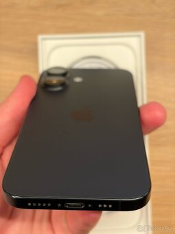 Apple iPhone 16 128 GB černý - 5