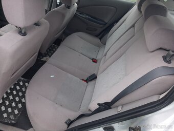 Nissan Almera 1.5 i Klima Model 2001 - 5