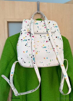 Dám. bílý batoh Desigual, sleva 1.599 Kč. - 5