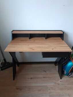 Pracovní stůl - 5