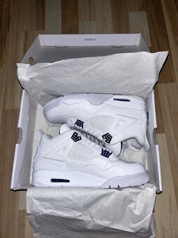 Prodejce Jordan 4 - 5