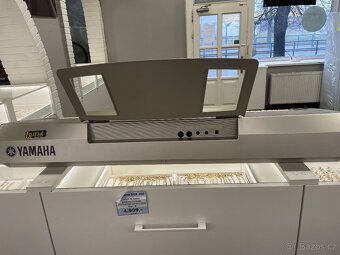 Klávesy Yamaha DGX-300 - 5