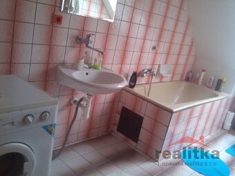 Pronájem bytu 2+1 v rodinném domě, Hlavní, Otice - 5