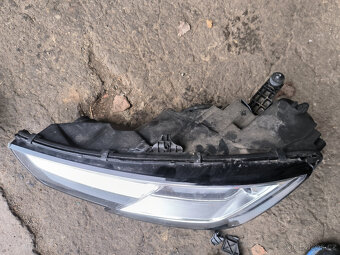 Přední xenonová světla Audi A4 B9(8W) 8W0941006,8W0941005 - 5