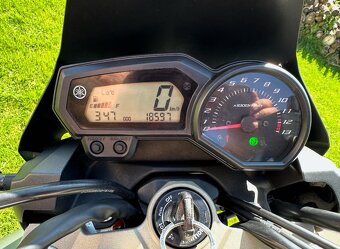 YAMAHA XJ6 - 5