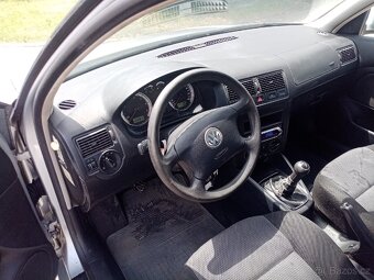 Volkswagen Golf IV 1,6 16V Edition 75kW r.v 3/2003 - 5