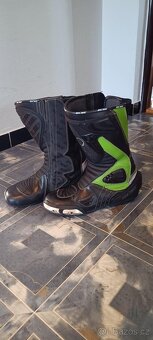 Komplet -dvoudílna dámská kombinéza, boty, helma - 5