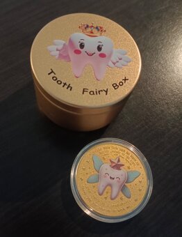 Prodám kovovou minci s motivem Zoubková víla - suvenýr. - 5