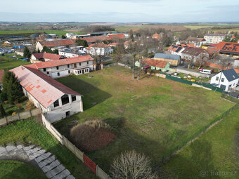 Dům se stavebním pozemkem o výměře 4.945 m2 30min od Prahy - 5