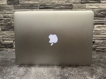 MacBook Air 13" 2017 i5 / 8GB / 128GB - 5