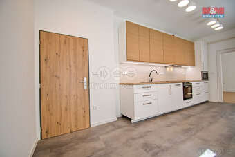 Pronájem bytu 3+1, 90 m², Valašské Meziříčí, ul. Náměstí - 5