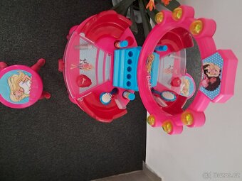 Toaletní stolek Barbie - 5