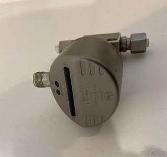 Flowmeter IFM SI5000 s adapterem E40129 - 5