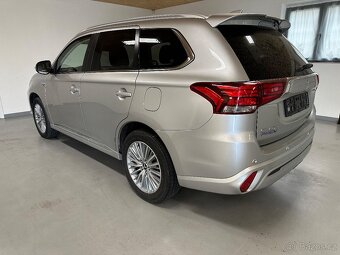Mitsubishi Outlander 2.4i 4WD PHEV Business Edition - 5