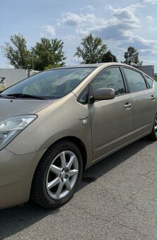 Toyota Prius - 5
